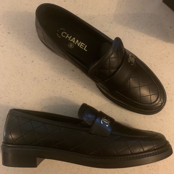 Chanel Black Quilted Loafers - Picture 7 of 11